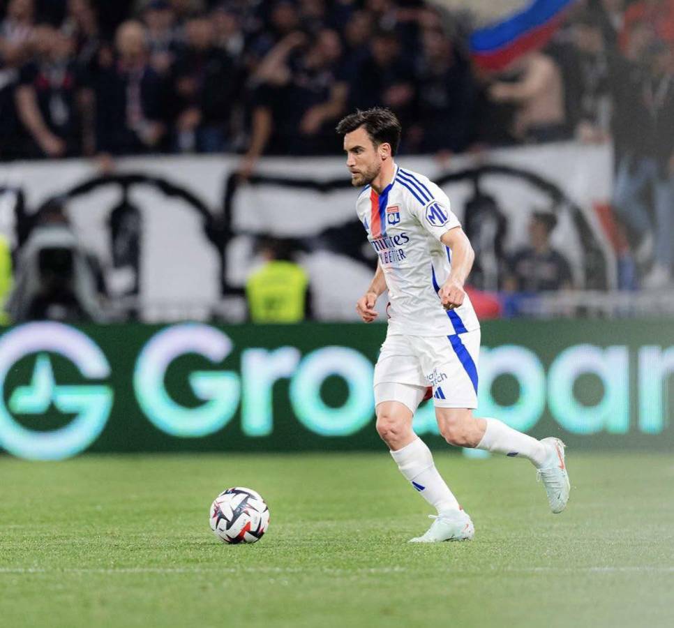 Hansi Flick lo borró del Barça y Neymar sacude el mercado; sorpresiva salida en PSG y Raúl Asencio es noticia