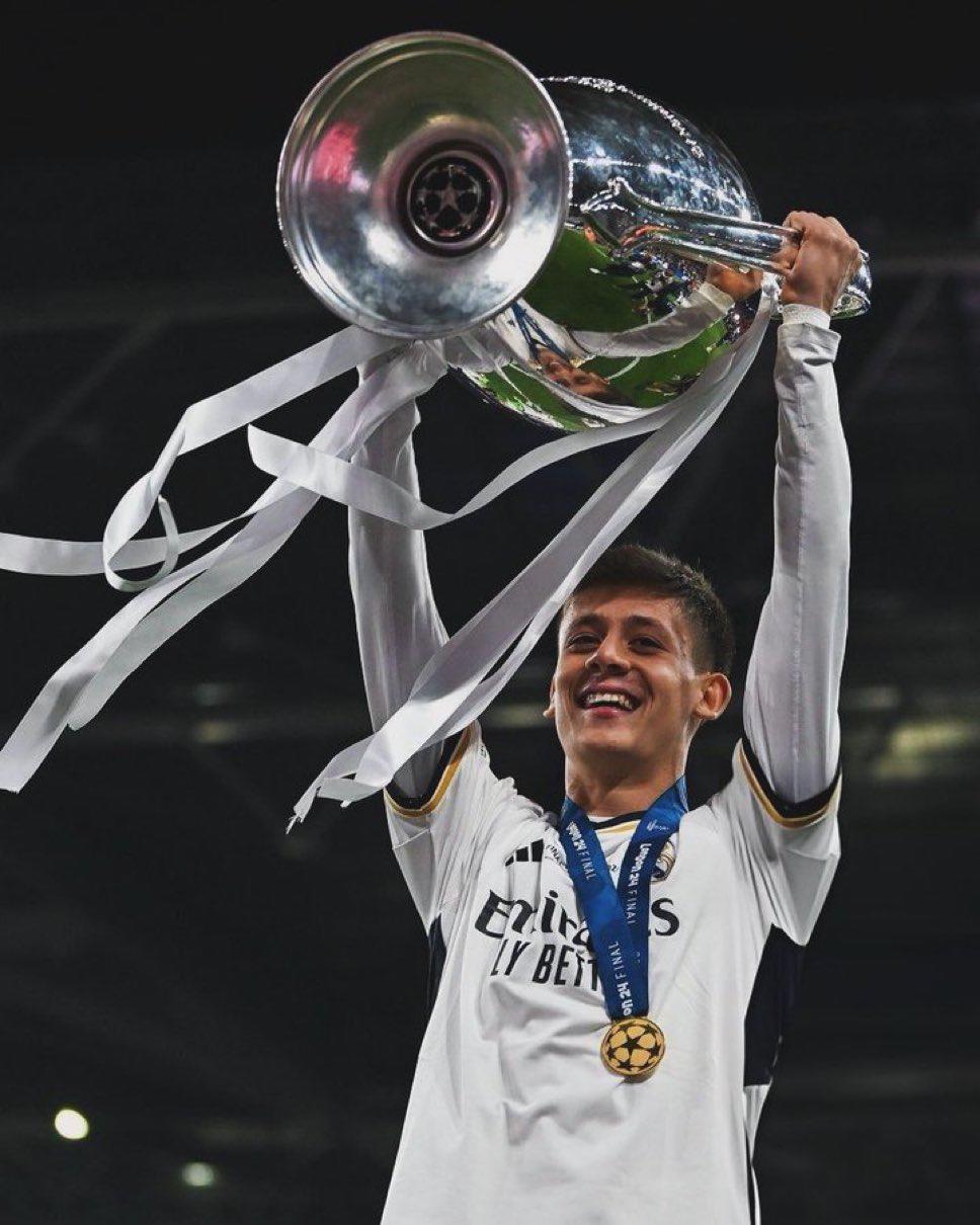 Así festejó Real Madrid la 15: Ancelotti sacó los pasos prohibidos, la emoción de Bellingham y Kroos dijo adiós