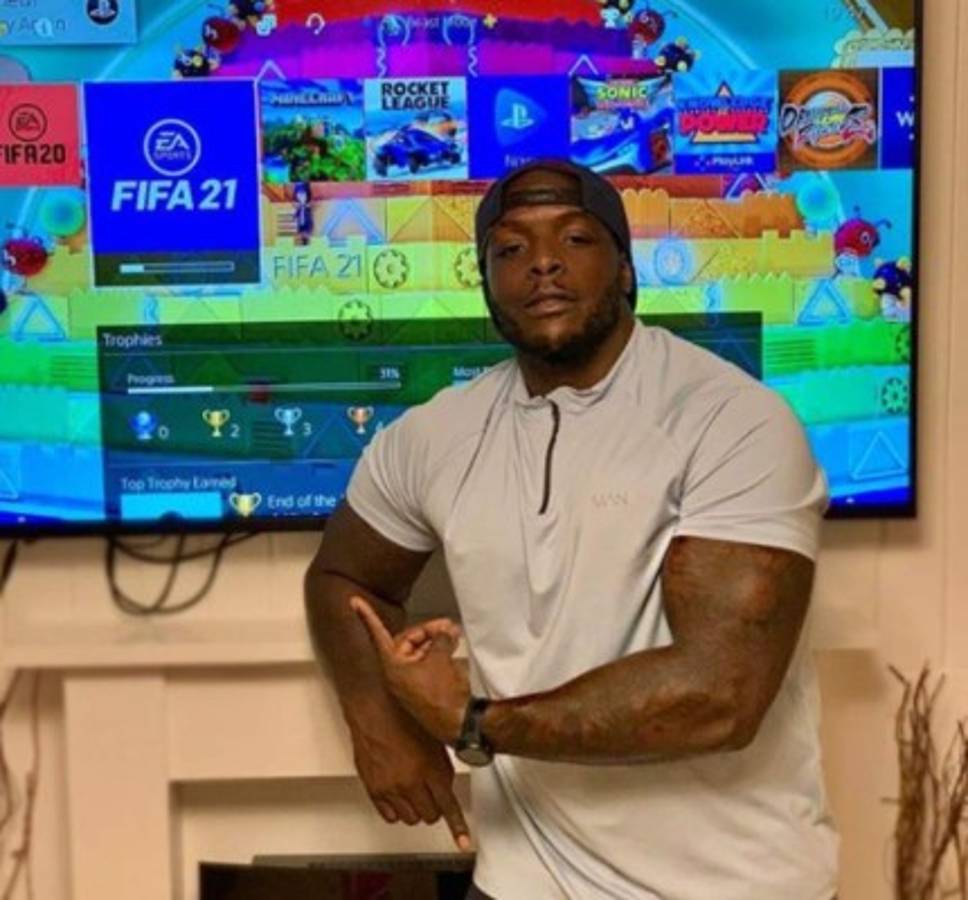 Akinfenwa, el futbolista más fuerte del mundo, quiere pelear en la WWE: ''Solo puede haber una bestia''