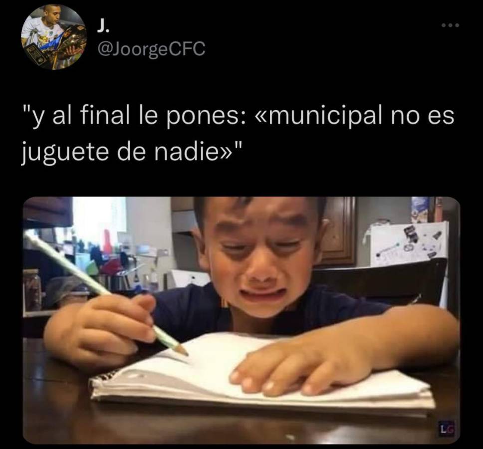 Los memes que dejó el rechazo de Diego Vázquez al Municipal para quedarse con la selección de Honduras