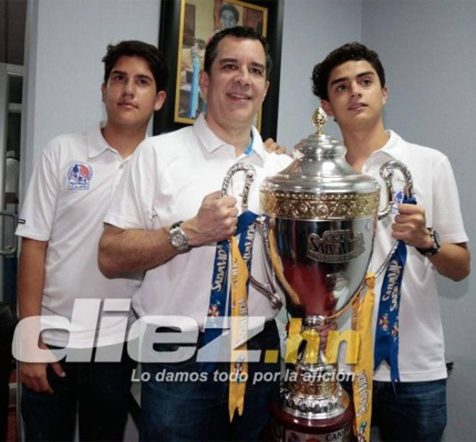 Así fue la celebración íntima del Olimpia en el camerino tras ganar la Copa 30