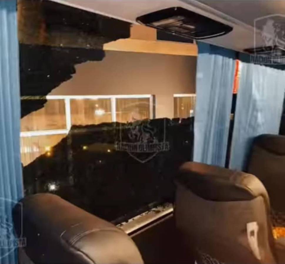 ¿Hay jugadores afectados?: así quedó el bus de Olimpia tras ataque en Costa Rica: No que mucha educación