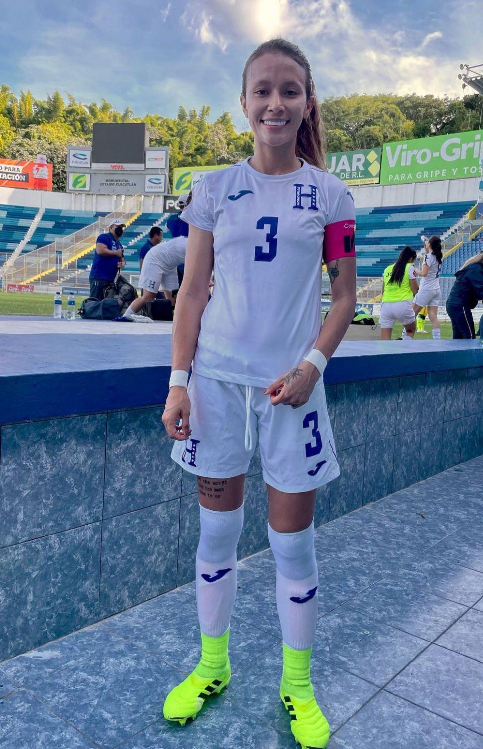 La defensora central, Bárbara Murillo, es la capitana de la selección nacional hondureña.
