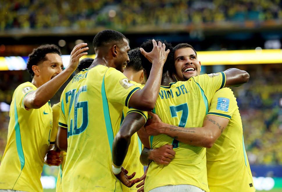 Duro golpe a CR7 y lo que sucede con Messi: la IA revela el campeón del Mundial 2026