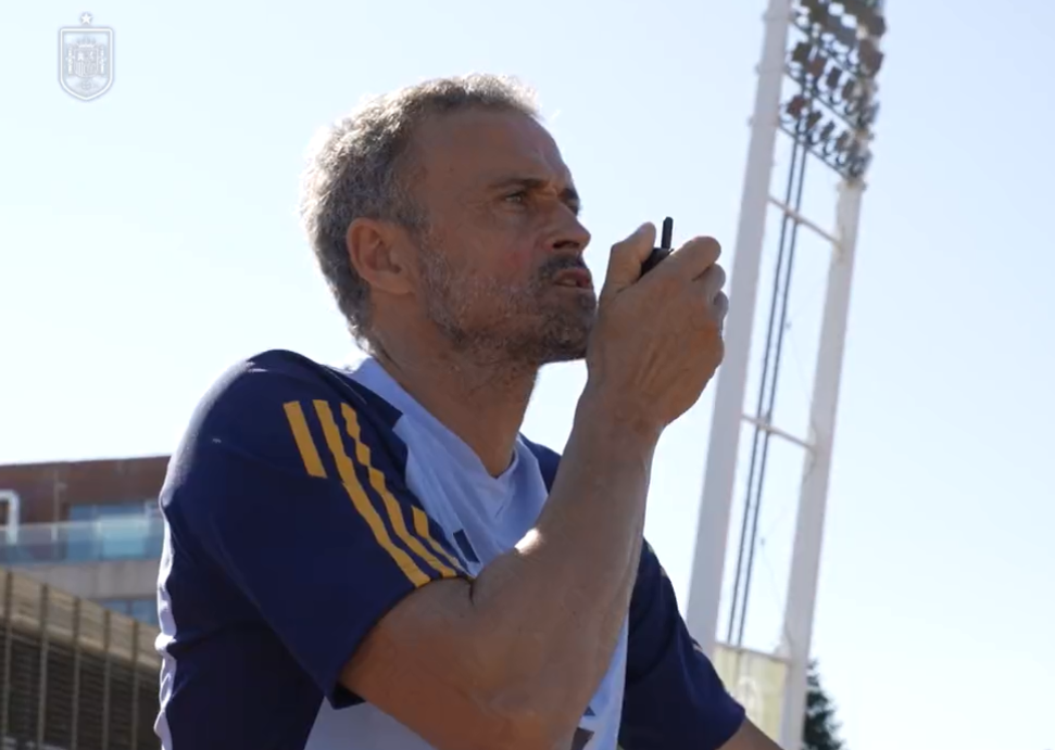 Luis Enrique sorprende: el novedoso método que implementó para los entrenamientos de España y es furor en redes sociales