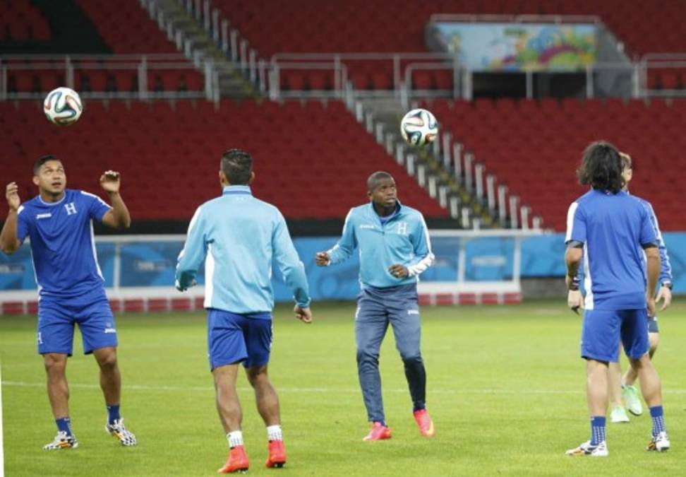 Selección de Honduras ensayó en el estadio Beira Río