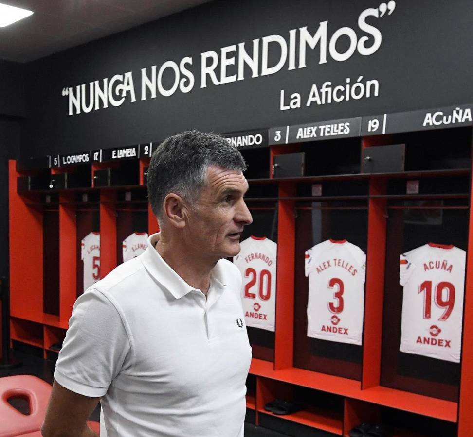 José Luis Mendilibar ya fue presentado con sus jugadores.