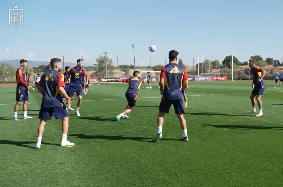 Luis Enrique sorprende: el novedoso método que implementó para los entrenamientos de España y es furor en redes sociales