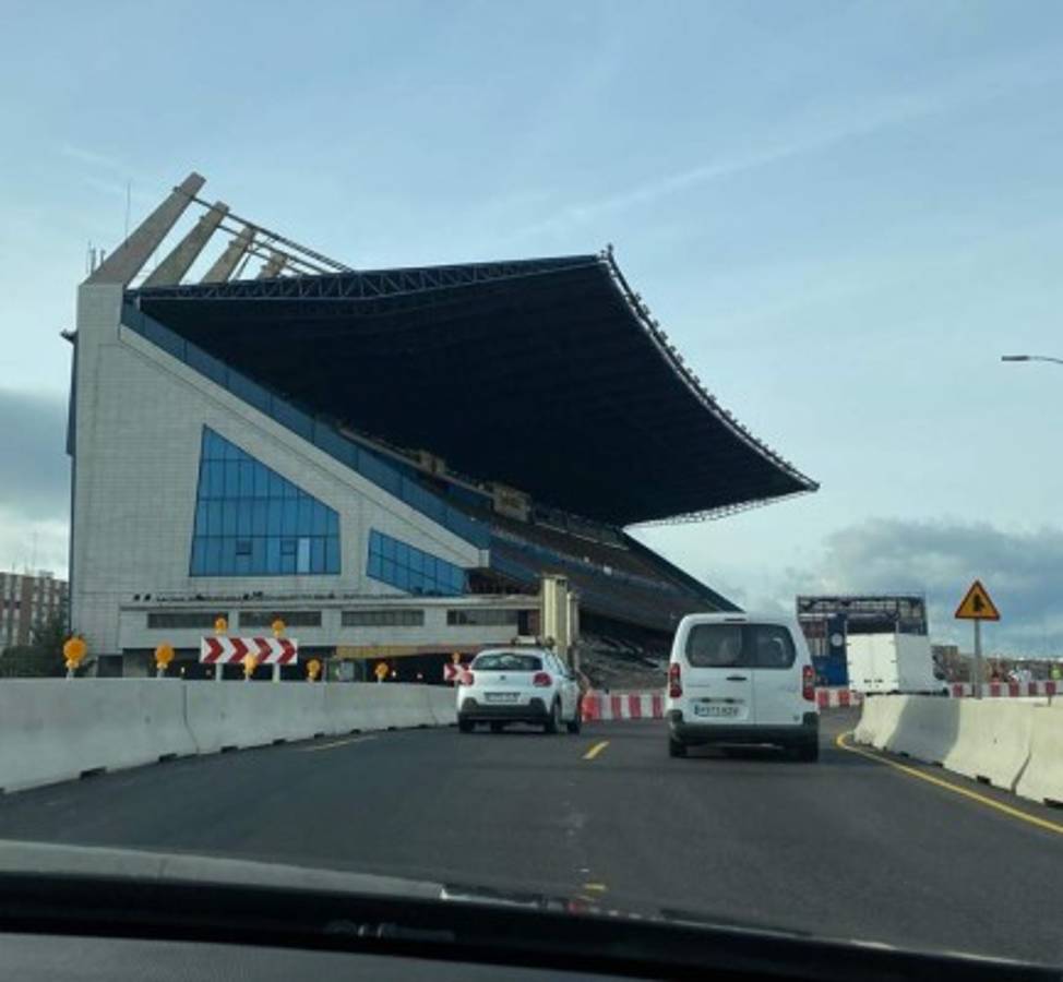 Lo que queda: El estadio Vicente Calderón, convertido en una carretera más en Madrid