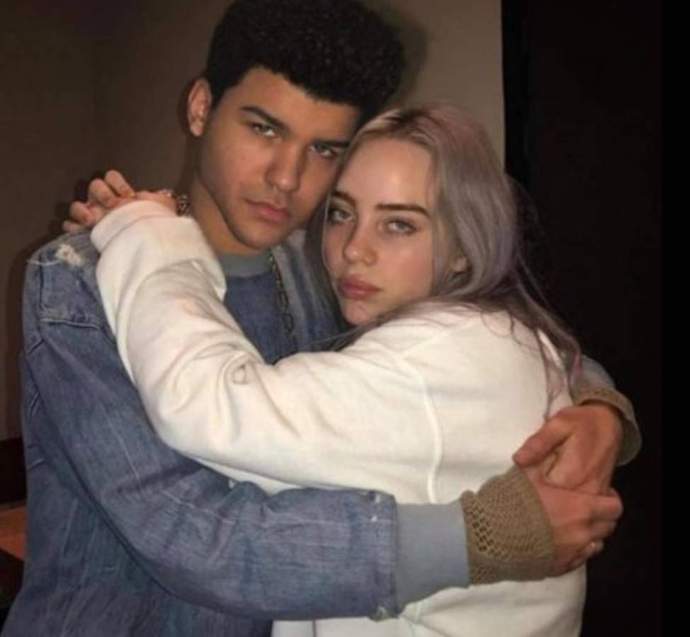 ¿Quién es Larz, el influencer que tiene coronavirus por lamer un inodoro público?