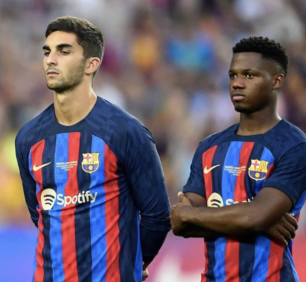 Xavi no cuenta con ellos dos para la próxima temporada y Barcelona los obligará a irse de la Liga Española