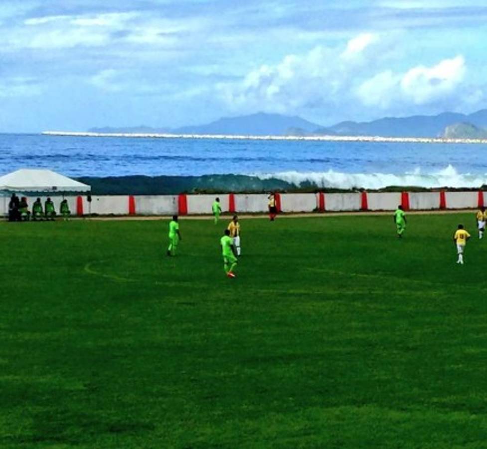 México tiene uno de los estadios más extraños del mundo: está a la orilla del mar y enamora a la afición