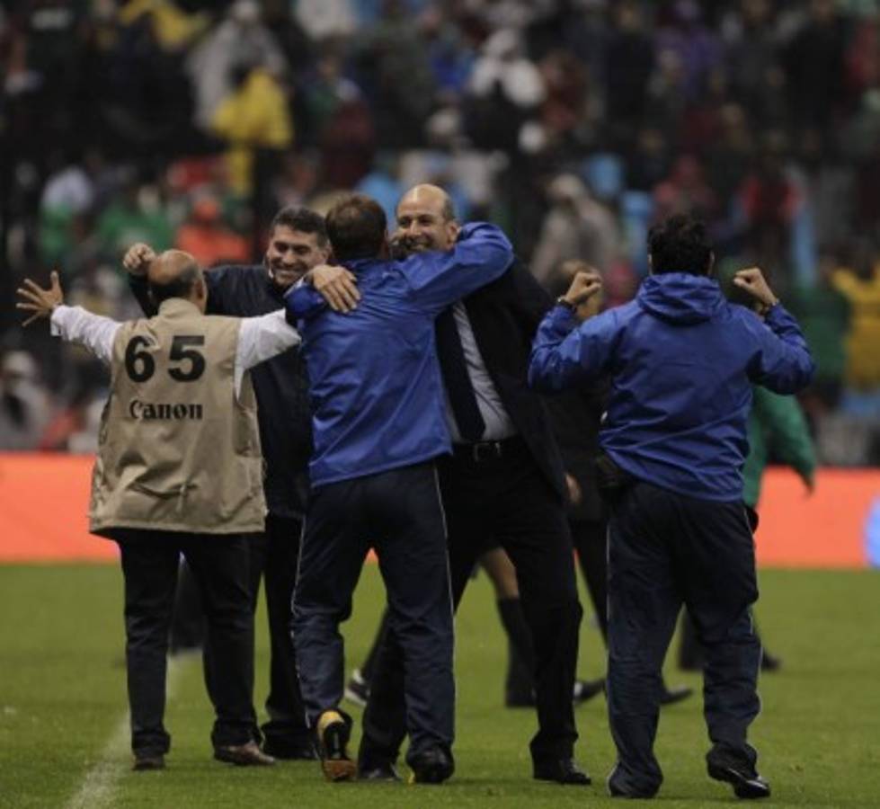 Las 10 fotos más recordadas del Aztecazo de Honduras a México