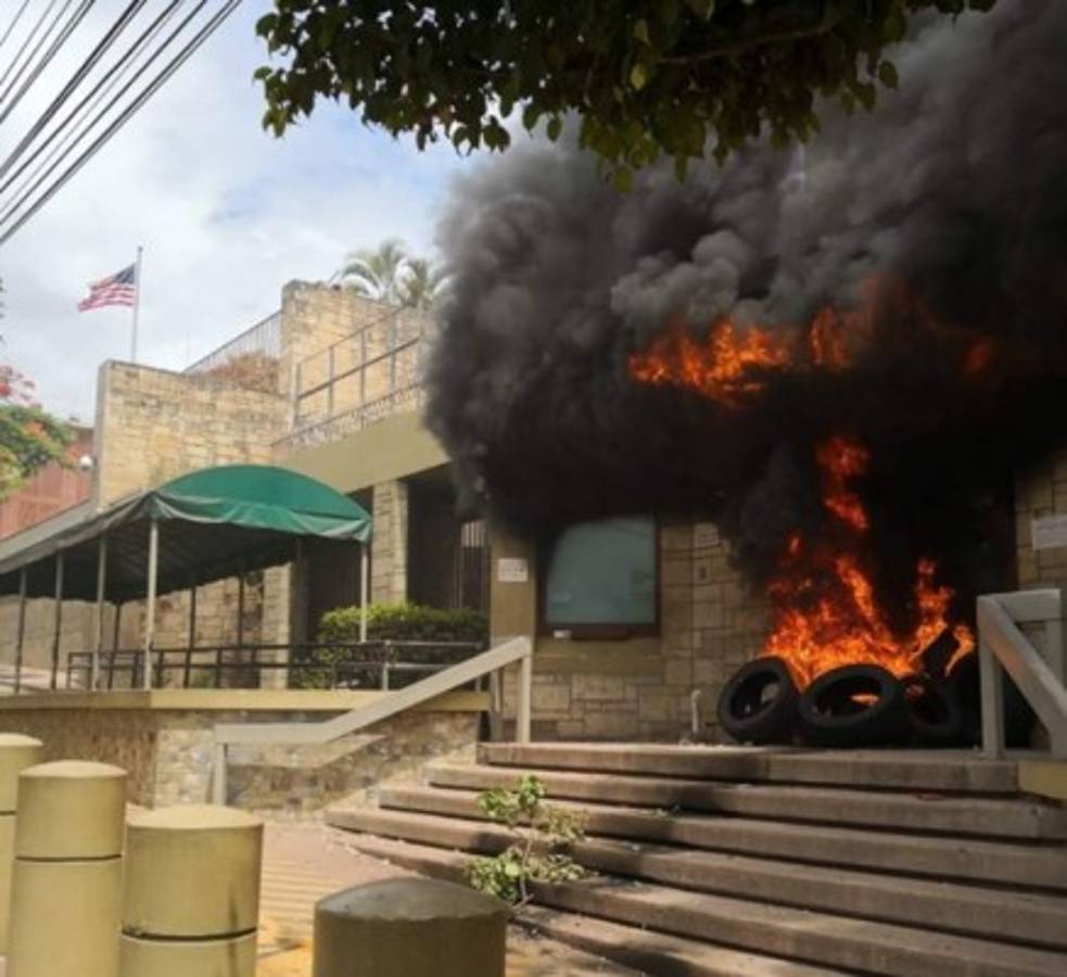 Protestas en Honduras: Otra jornada de batallas campales entre la policías y manifestantes