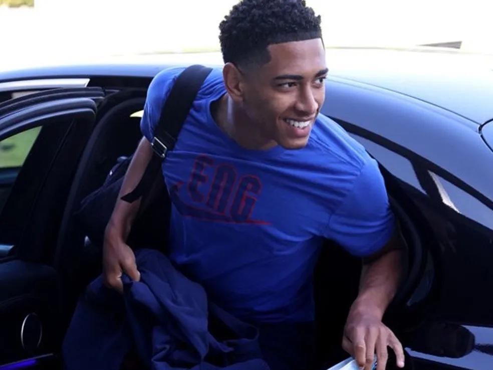 Bellingham se ha enamorado de despampanante modelo holandesa y esta es la impensada edad que tiene