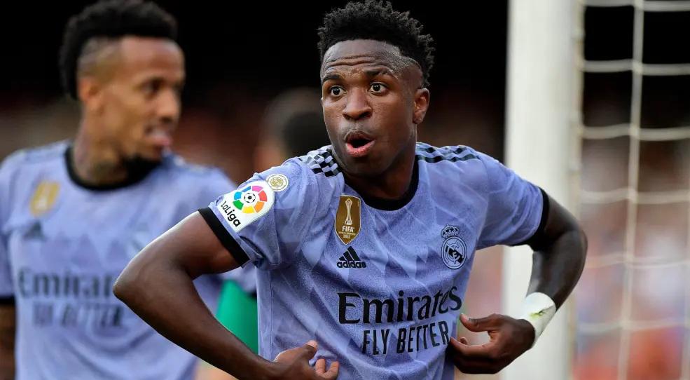Por culpa de Vinicius: afición del Atlético irá con mascarillas al derbi: ¿Qué está pasando con el crack del Real Madrid?