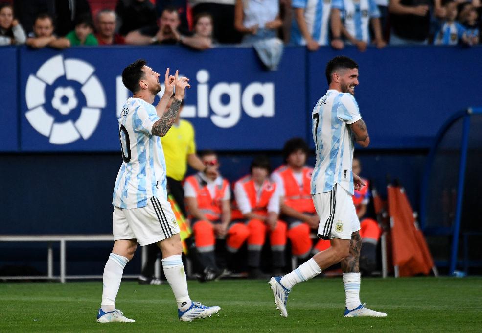 Las imágenes de la presentación estelar de Messi en el Argentina-Estonia: Su récord de cinco goles y alegría total