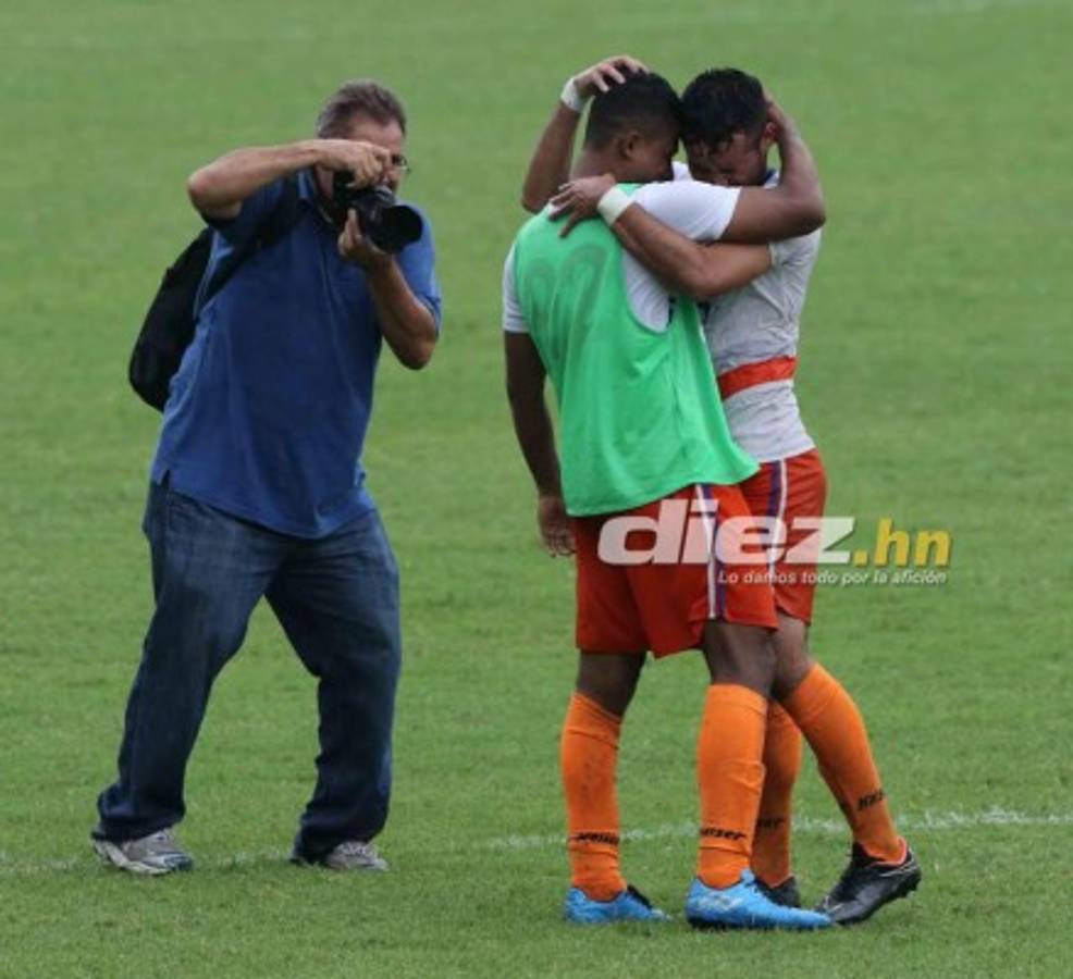 ¡JÚBILO Y LLANTO! Las imágenes que no se vieron por TV de final de ascenso