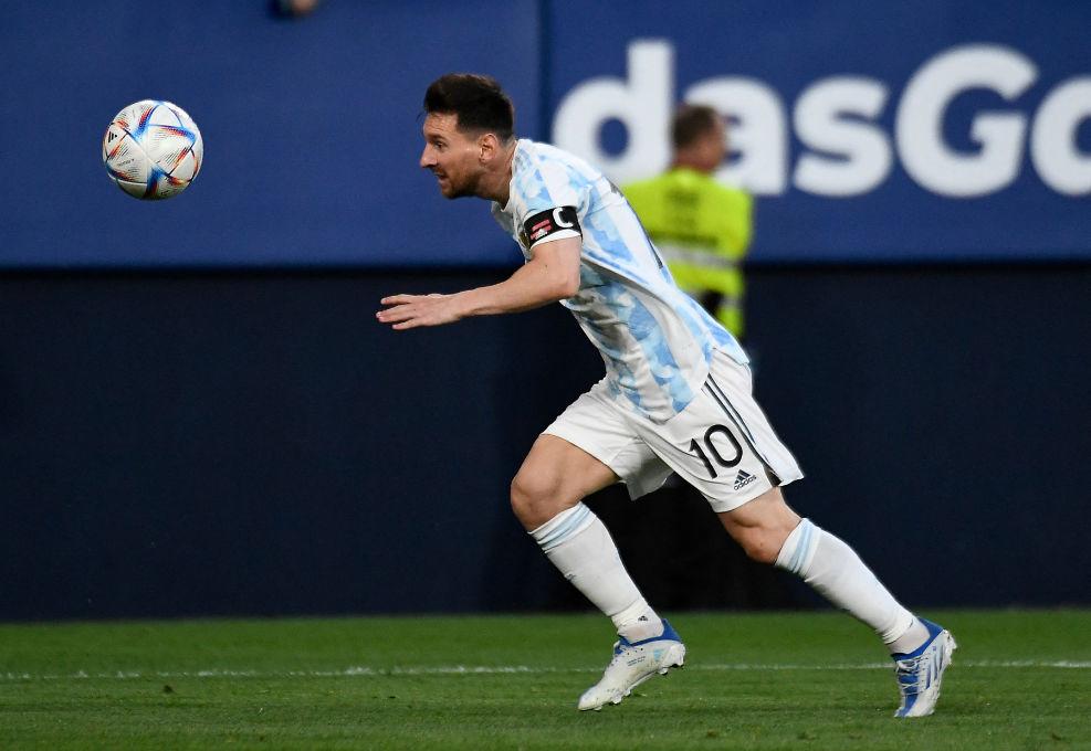 Las imágenes de la presentación estelar de Messi en el Argentina-Estonia: Su récord de cinco goles y alegría total