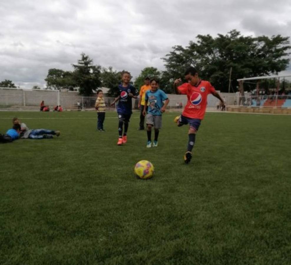 Inauguran un bonito estadio en el municipio de El Porvenir, Francisco Morazán