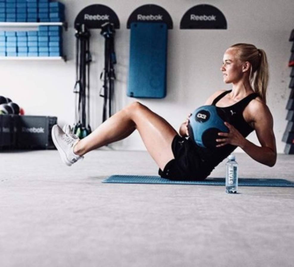 ¿Quién es Pernille Harder? La futbolista más cara de la historia que ahora jugará con su novia