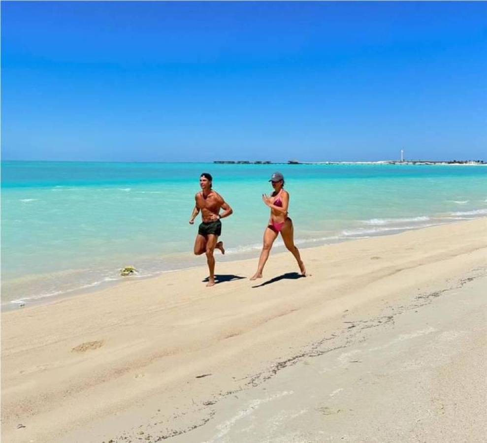 Georgina Rodríguez deslumbra con su cuerpazo en unas mini vacaciones: ¡Cristiano Ronaldo, impactado!