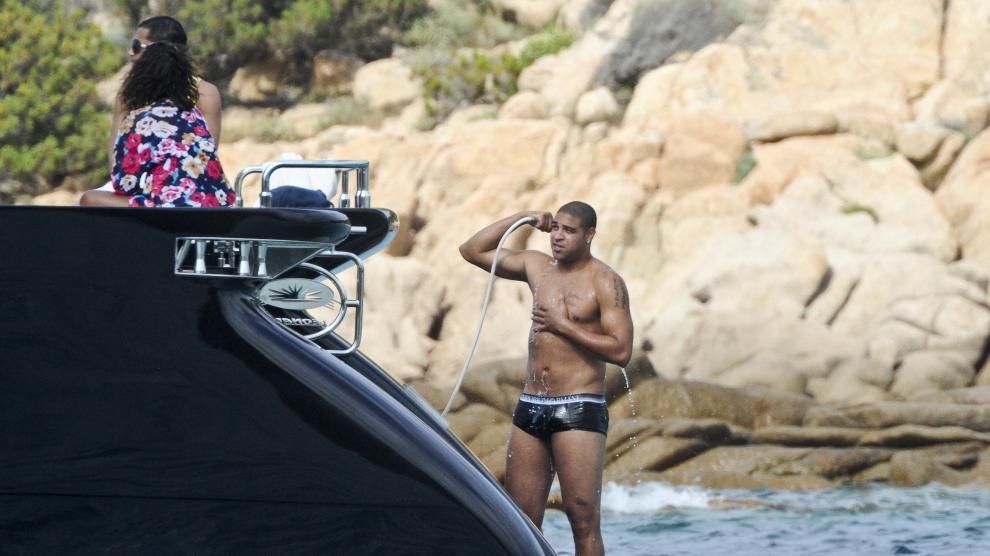 ¿Por la selección de Brasil? El insólito motivo por el que Adriano se separó de su esposa 24 días después de casarse: “Me duele por dentro”