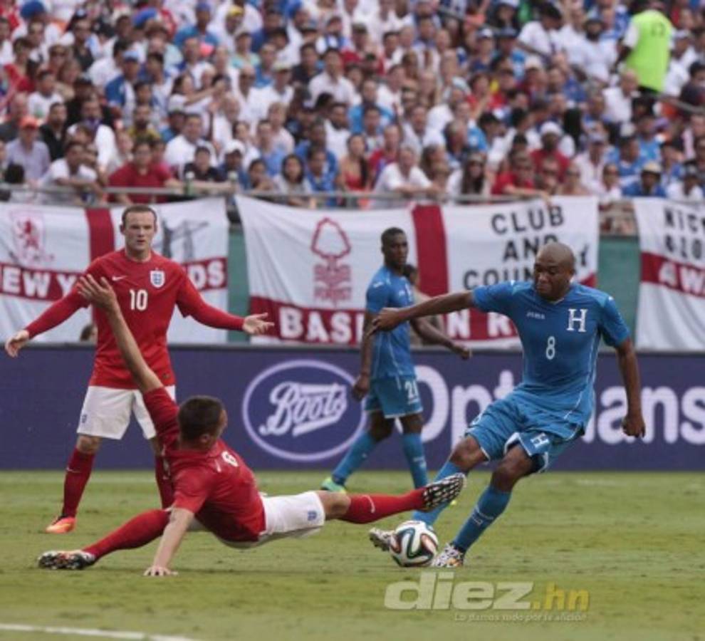 Roger Espinoza nos revela su 11 histórico de la Selección de Honduras