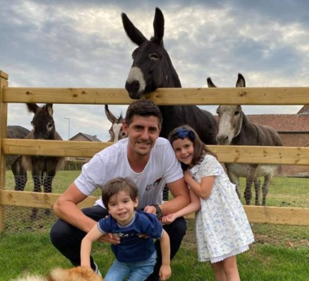 Yates, granjas y bicicletas: Las lujosas vacaciones de los futbolistas, Sergio Ramos con sorpresiva compañía