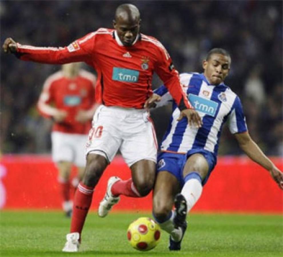 ¡Grande pantera! Las fotos de David Suazo en la élite del fútbol europeo