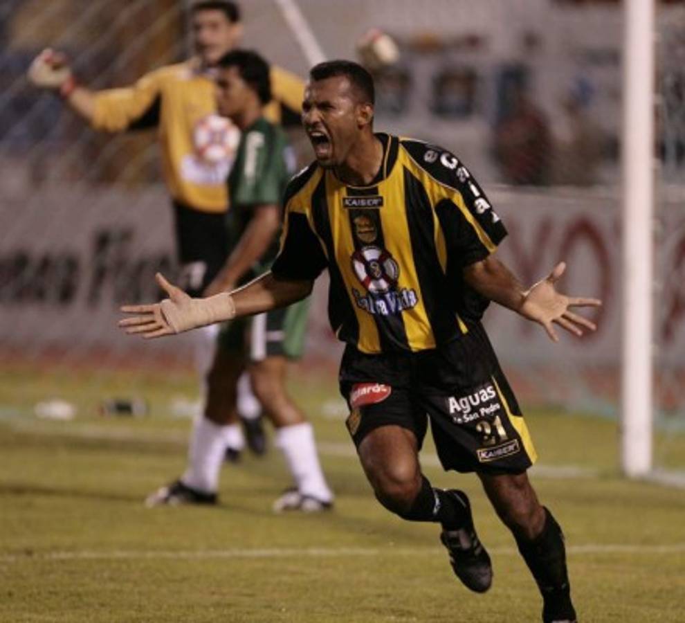 Los jugadores que del Real España dieron el salto al extranjero