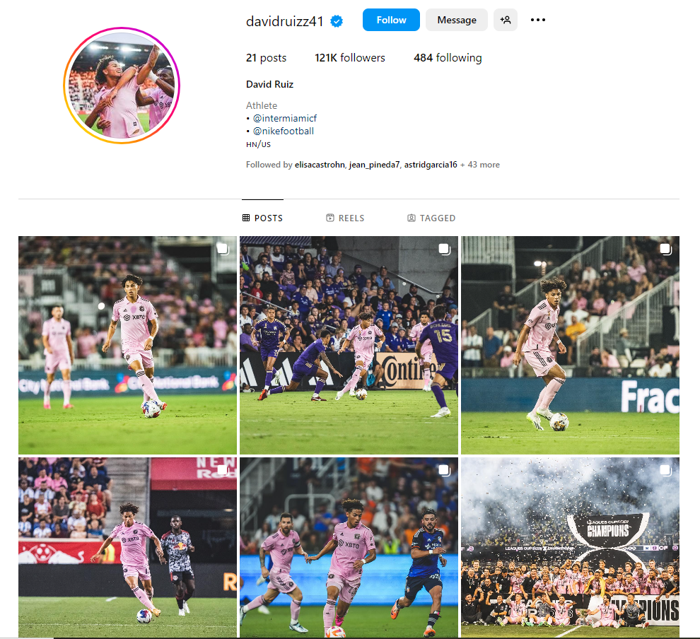 En Instagram, David Ruiz quitó las fotos que tenía con la Selección de Honduras tras debutar con la Selección Mayor.