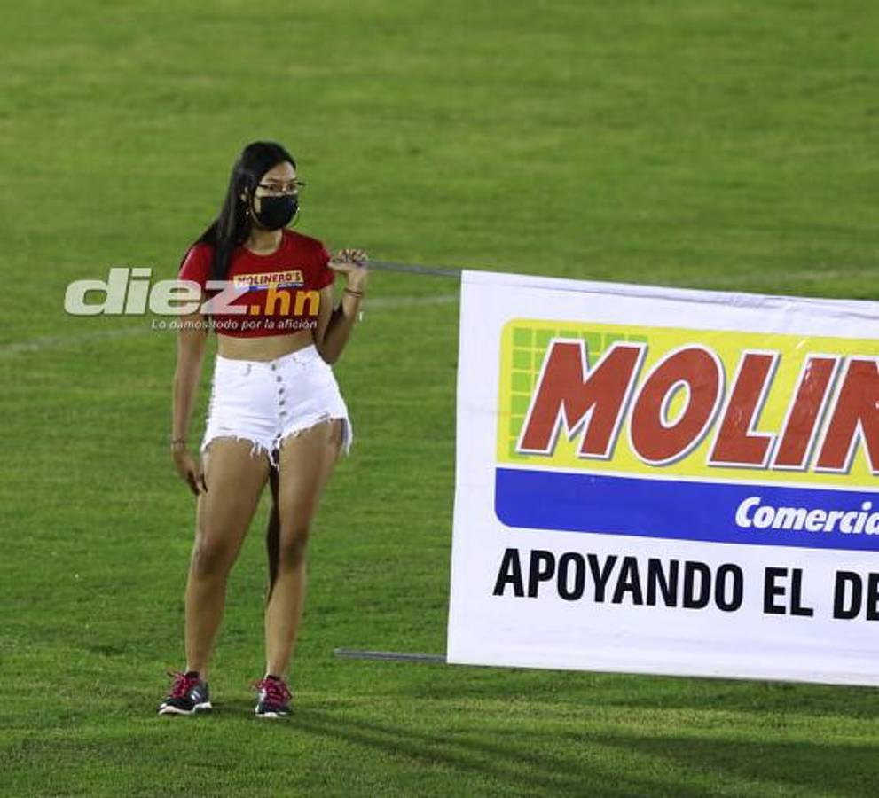 ¡Hermosas chicas y color! La Ceiba se viste de fiesta para el juego juego Vida vs. Olimpia