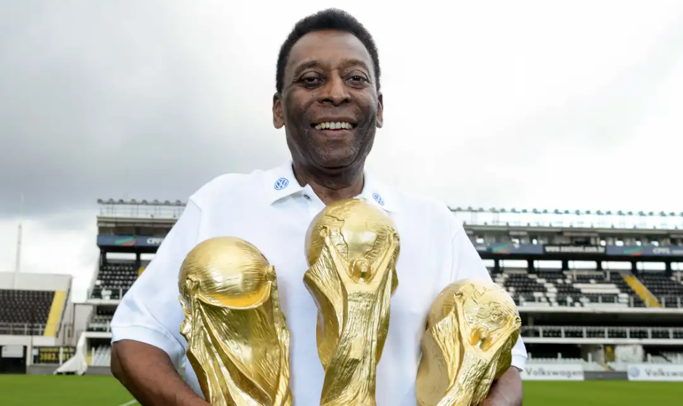 Cristiano Ronaldo se aleja de Messi: así está la pelea por ser el máximo goleador del fútbol profesional en la historia