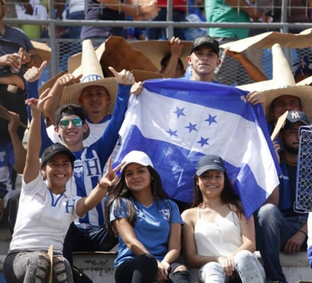 ¡Honduras-Panamá! Las mejores imágenes del ambiente en el estadio Olímpico