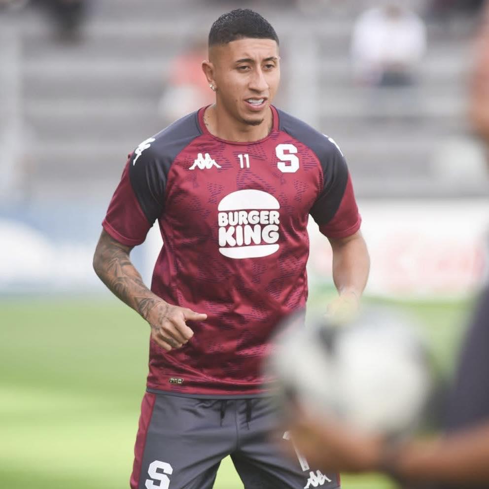 Descubren a conocido jugador costarricense siendo infiel: La esposa lo encontró en el auto y lo encaró... ¡lo grabaron!