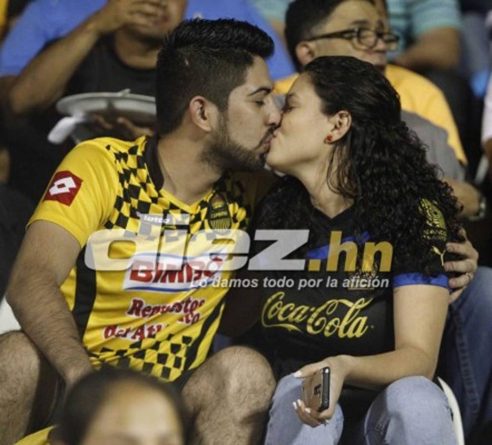 Sangre, abejas, chicas lindas y besos en las fotos curiosas de la fecha 7&nbsp;&nbsp;