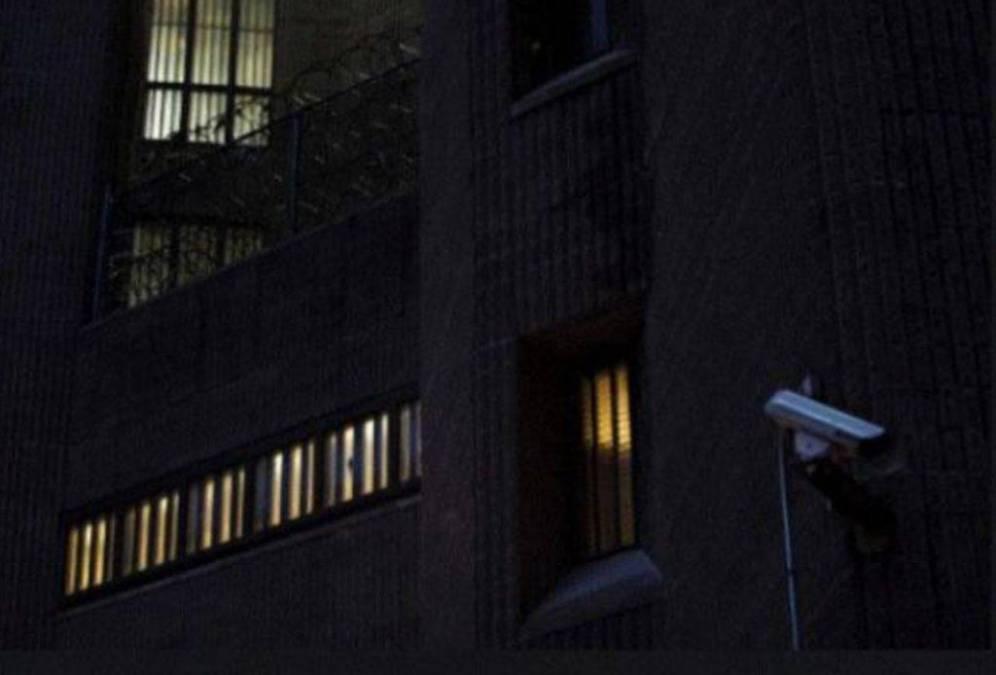 Juicio de Juan Orlando Hernández: El cuartito donde guarda prisión y cómo vistió en sus primeras audiencias el ex presidente de Honduras