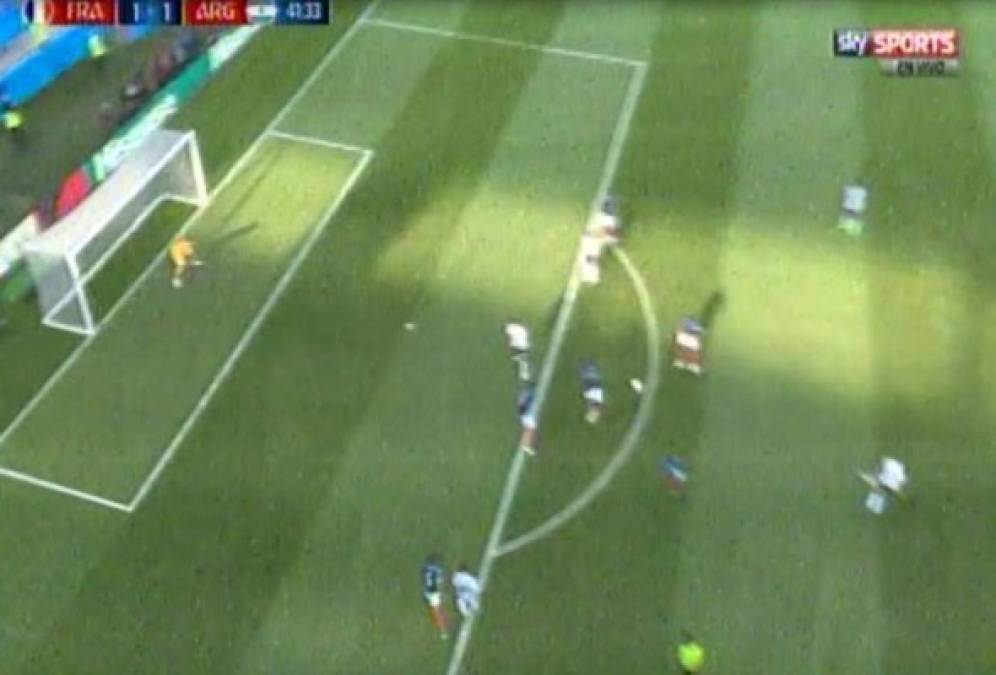 El espectacular golazo de Di María con Argentina ante Francia en octavos de Rusia 2018