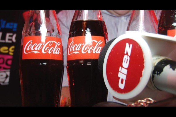 Coca Cola celebra los 100 años de la botella