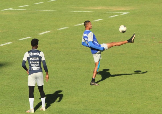 ¡Bromas, risas y un picadito! Así fue el entreno de Honduras previo al decisivo juego ante El Salvador
