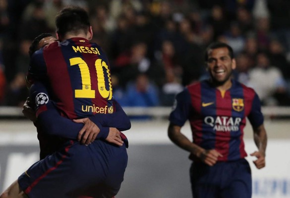 Barcelona le gana a Apoel en su propia casa