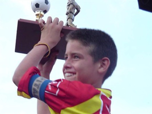 Con tan sólo 12 años, James ya brillaba en el fútbol