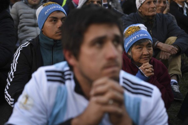 FOTOS: Llanto y desolación de los argentinos tras la derrota contra Croacia