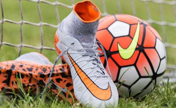 La Liga de España estrena espectacular balón Nike en 2015