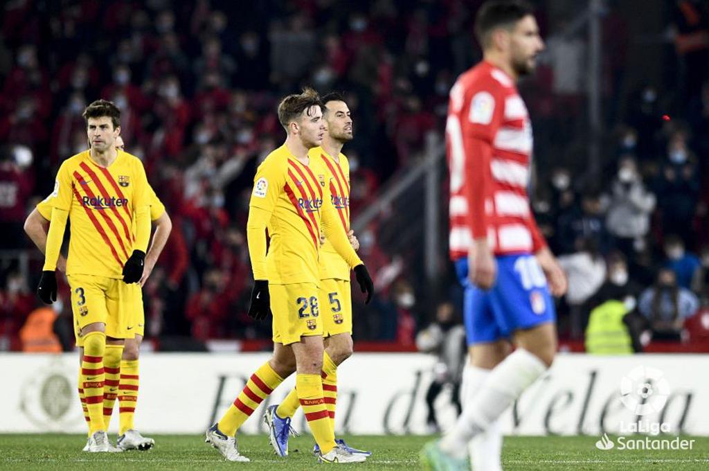 In the final minutes against Granada, Barcelona equalized and injured to face Real Madrid.