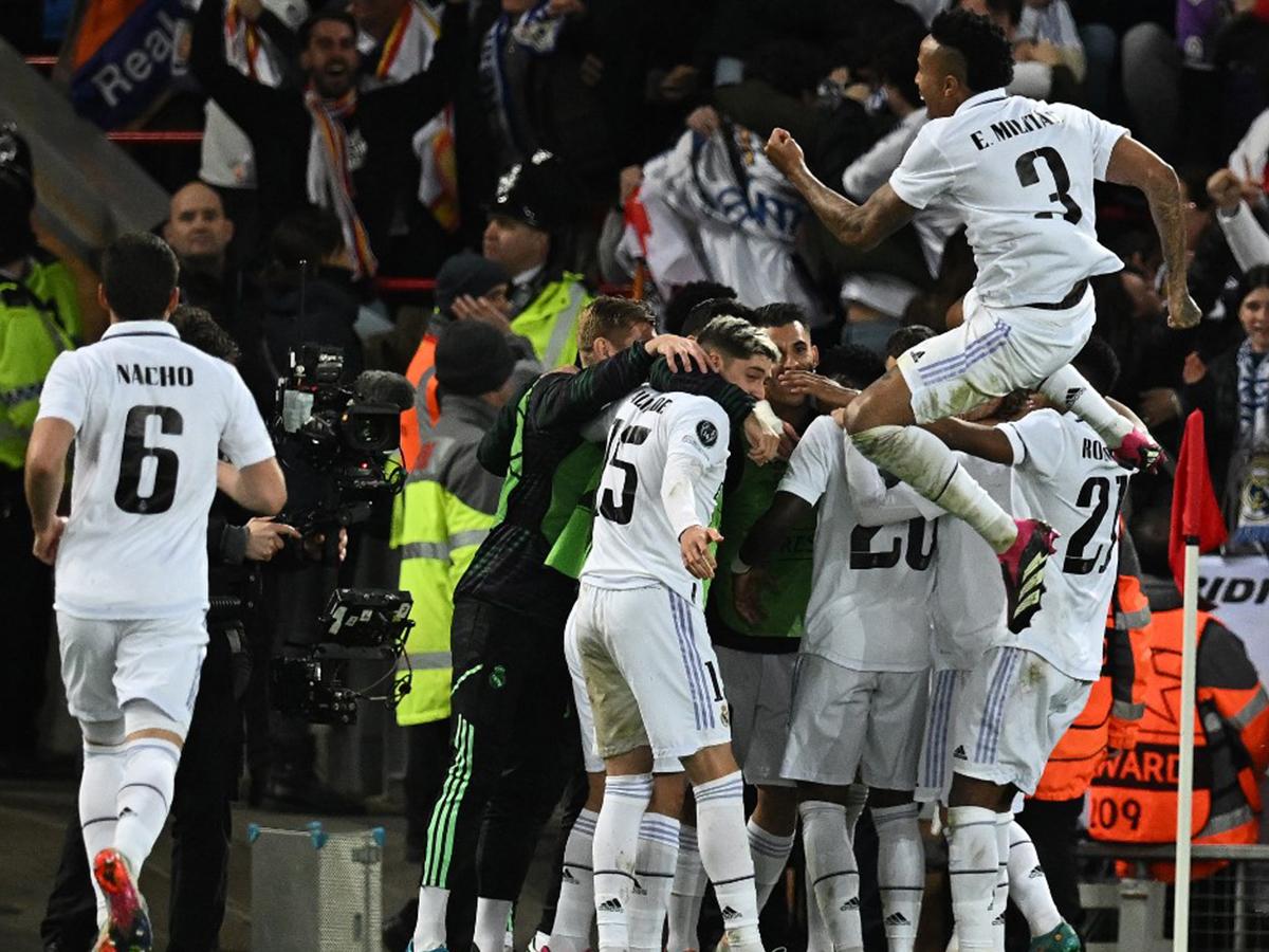 Real Madrid acaricia el boleto a los cuartos de final de la Champions League.