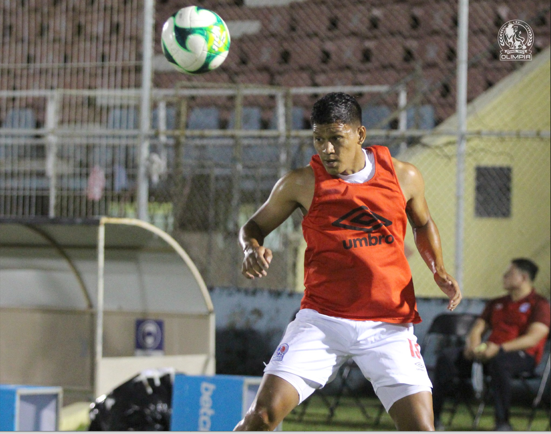 Bryan Moya warming up before the game.  Today he is the owner.  PHOTO: Olympia