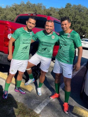 La constelacion de exjugadores de Selección de Honduras que se encontraron en una copa de USA