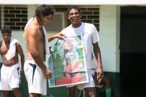 Del baúl de los recuerdos: La foto de Pacini, los futbolistas en el presidio y el contrato de Osman